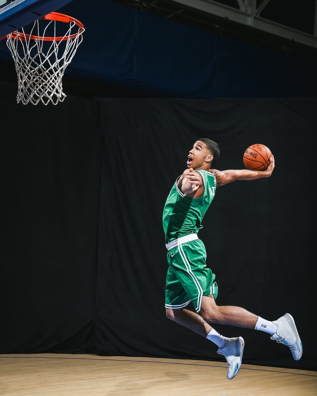 旧照, 方晒塔图姆, 助攻