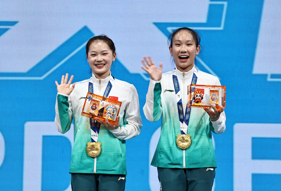 会蹦床女子, img